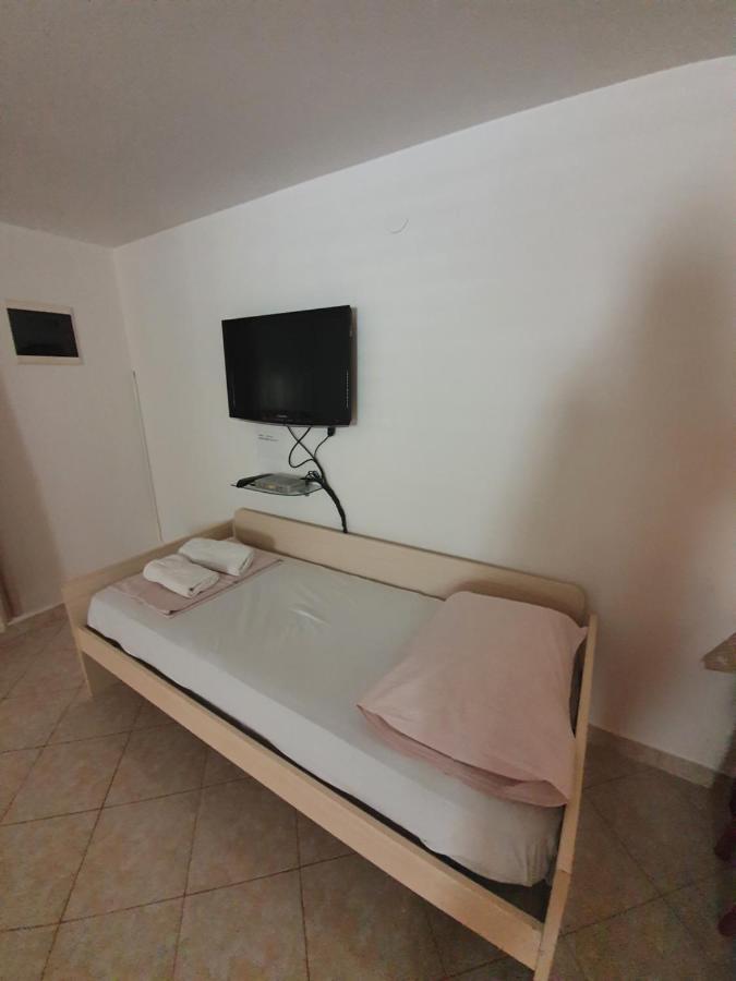 Apartmani Vrtlici Zdenka Stara Novalja Esterno foto