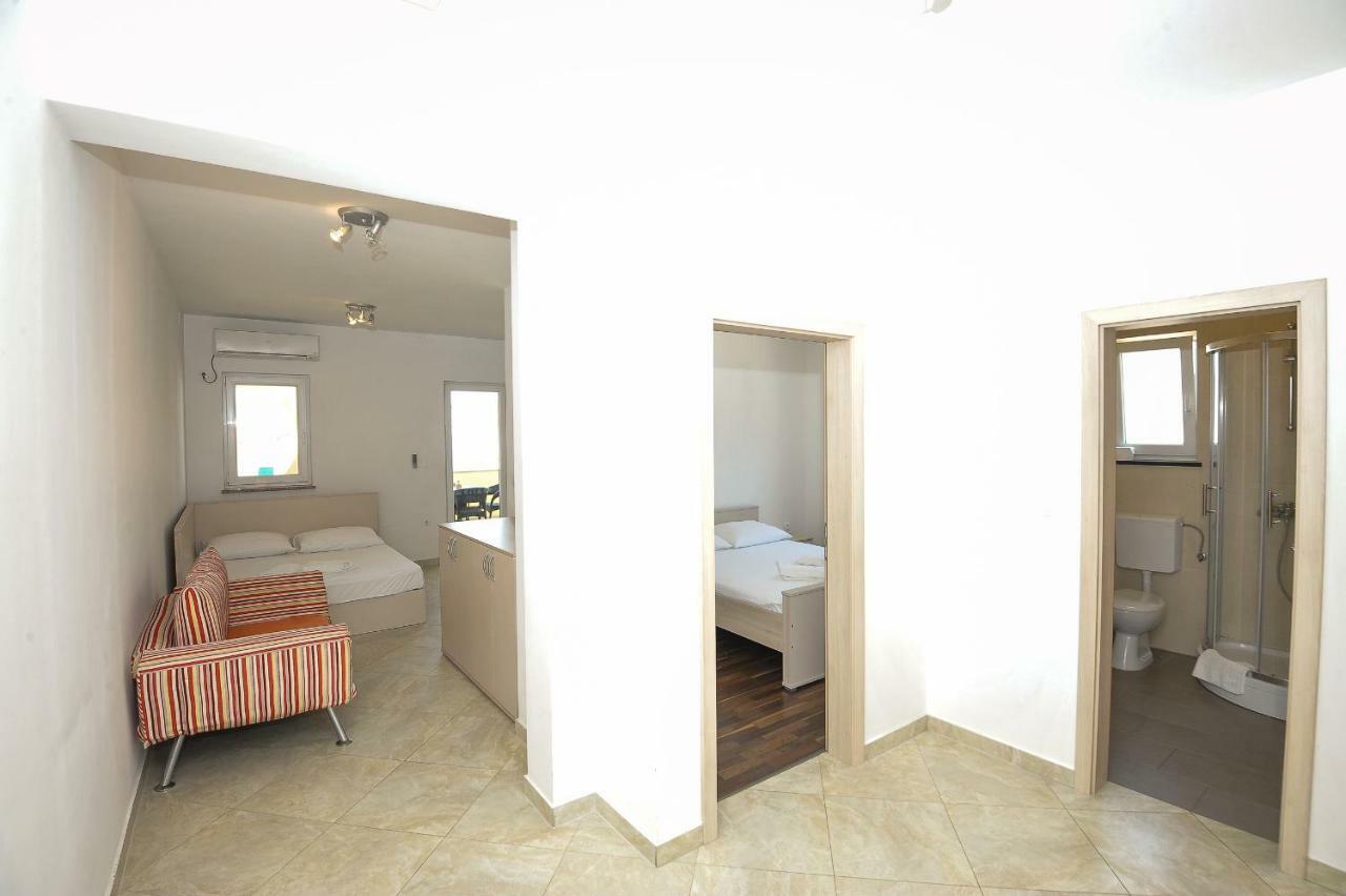 Apartmani Vrtlici Zdenka Stara Novalja Esterno foto