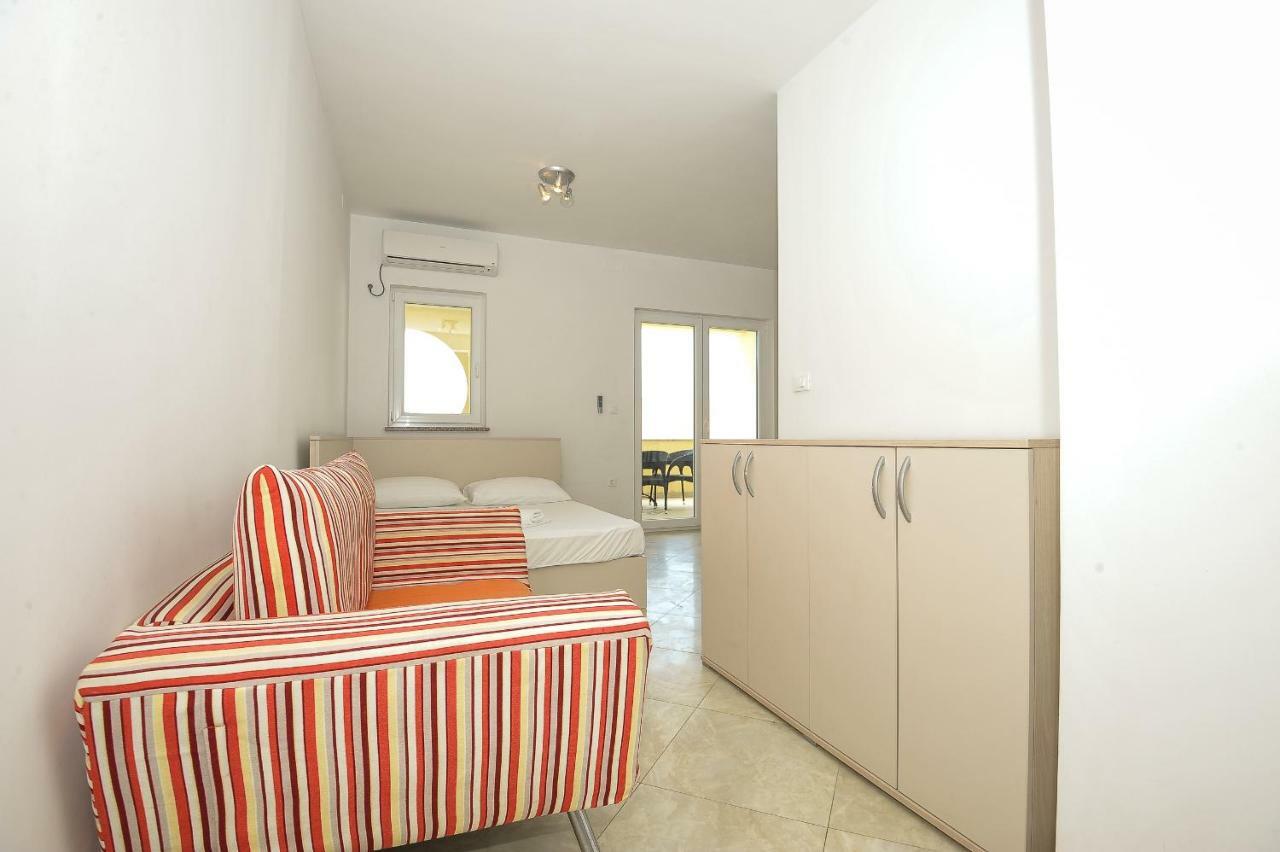Apartmani Vrtlici Zdenka Stara Novalja Esterno foto