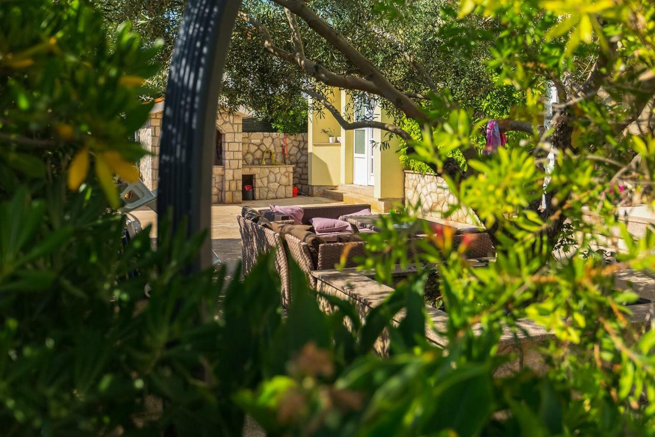 Apartmani Vrtlici Zdenka Stara Novalja Esterno foto