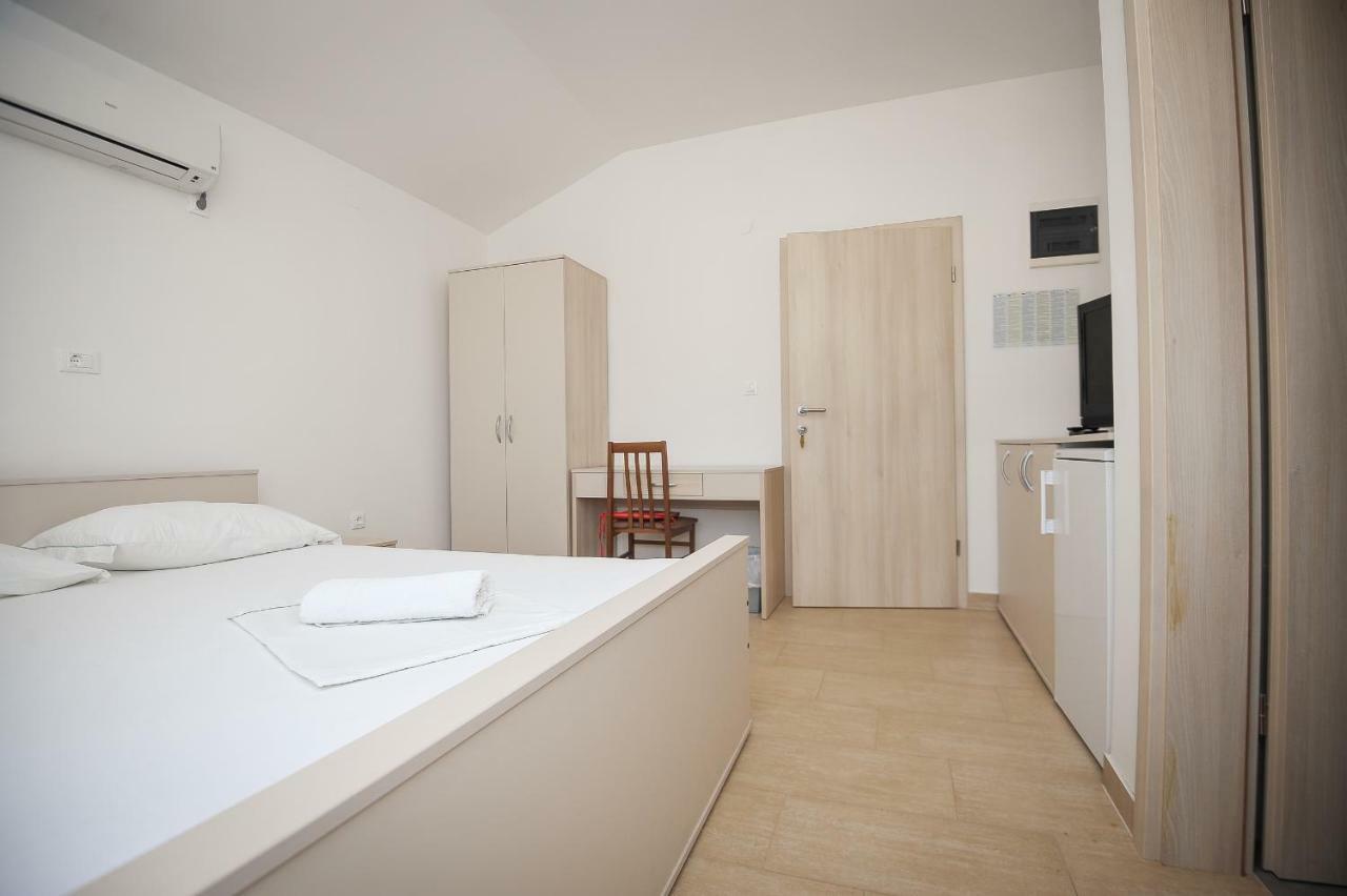 Apartmani Vrtlici Zdenka Stara Novalja Esterno foto