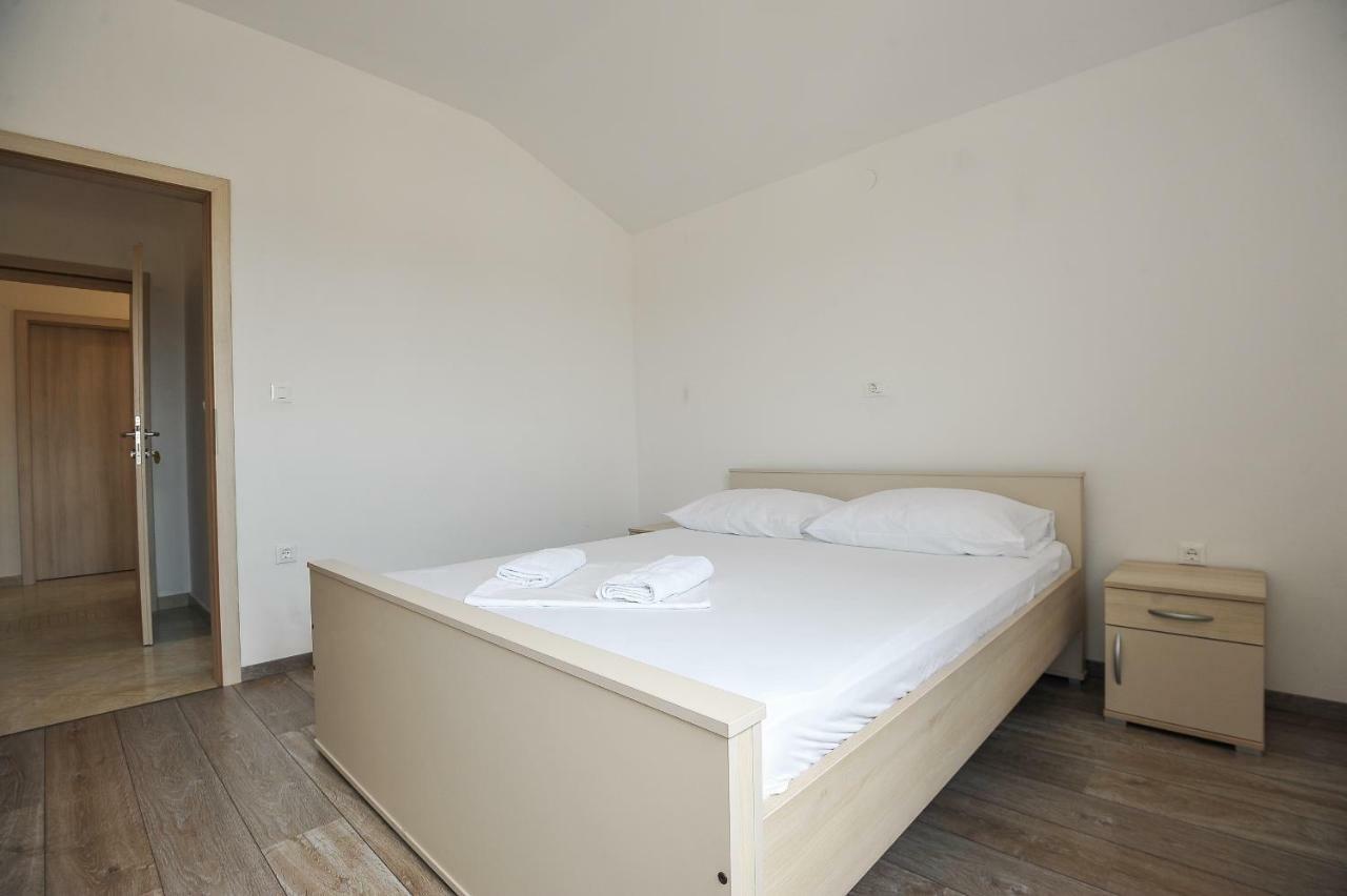 Apartmani Vrtlici Zdenka Stara Novalja Esterno foto